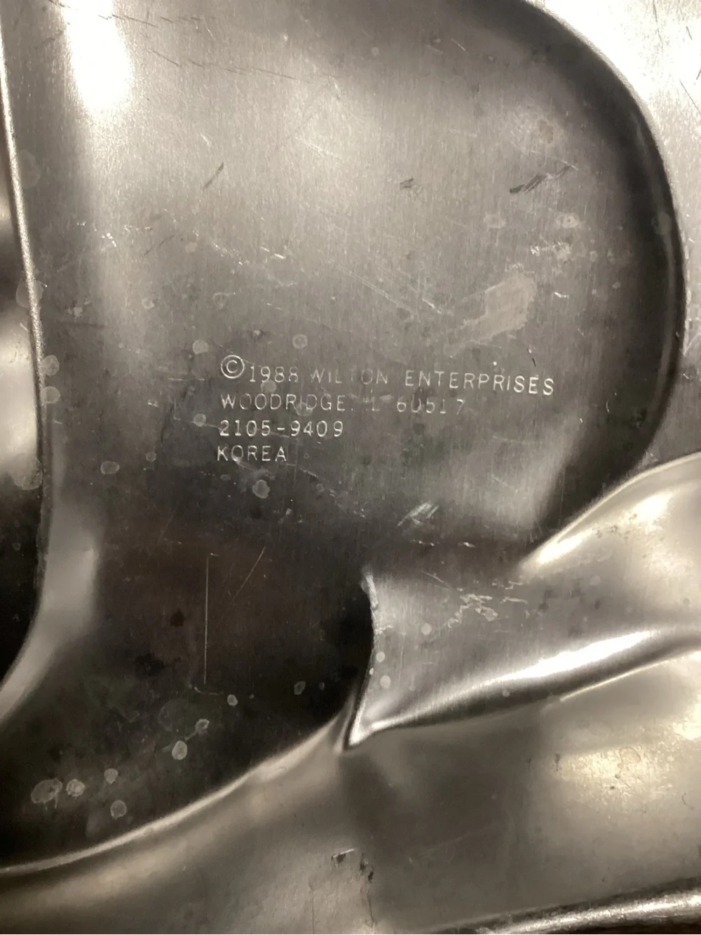 1988 Vintage Wilton Silver Dinosaur Cake Pan
